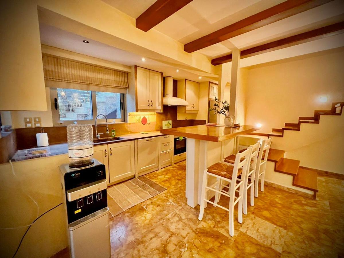 Ένας Ευχάριστος Χώρος Με Πισίνα Villa ปอร์โตราฟตี ภายนอก รูปภาพ