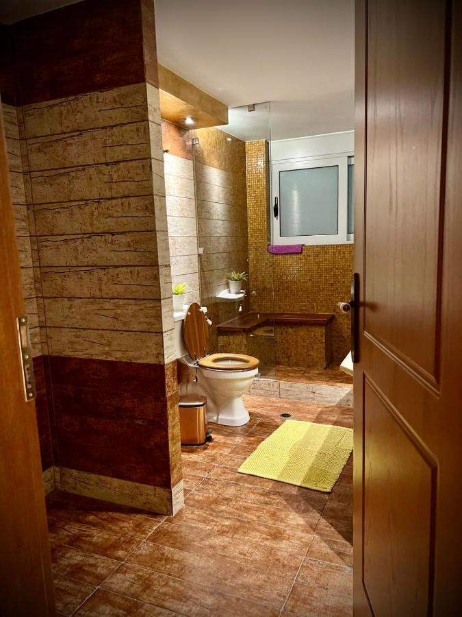 Ένας Ευχάριστος Χώρος Με Πισίνα Villa ปอร์โตราฟตี ภายนอก รูปภาพ