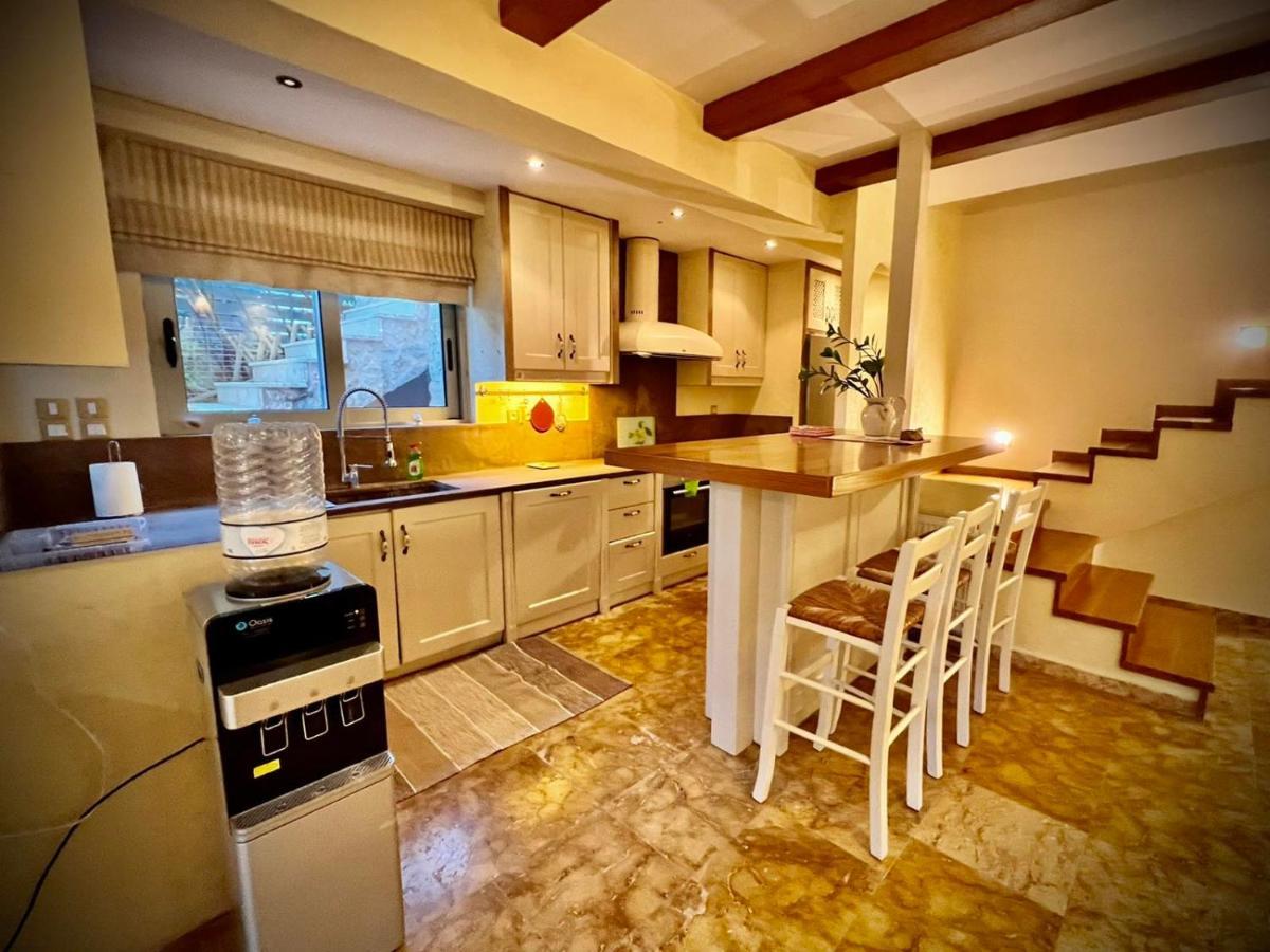 Ένας Ευχάριστος Χώρος Με Πισίνα Villa ปอร์โตราฟตี ภายนอก รูปภาพ