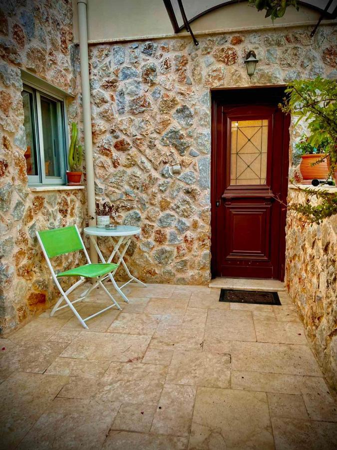 Ένας Ευχάριστος Χώρος Με Πισίνα Villa ปอร์โตราฟตี ภายนอก รูปภาพ